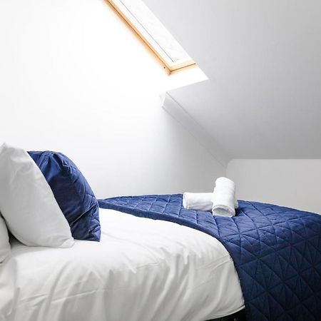 Chic Urban 2 Bedroom Apartments 카디프 외부 사진