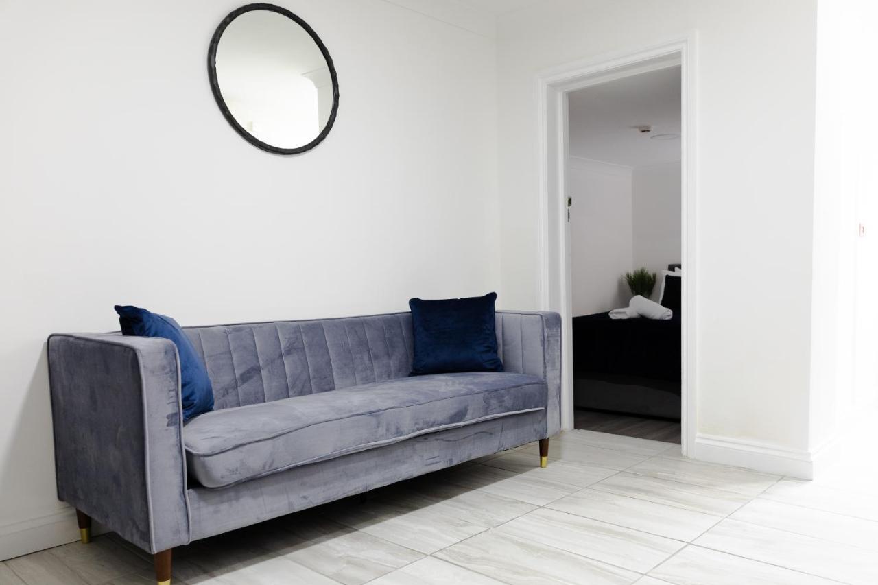 Chic Urban 2 Bedroom Apartments 카디프 외부 사진
