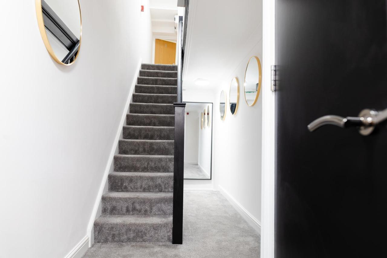Chic Urban 2 Bedroom Apartments 카디프 외부 사진