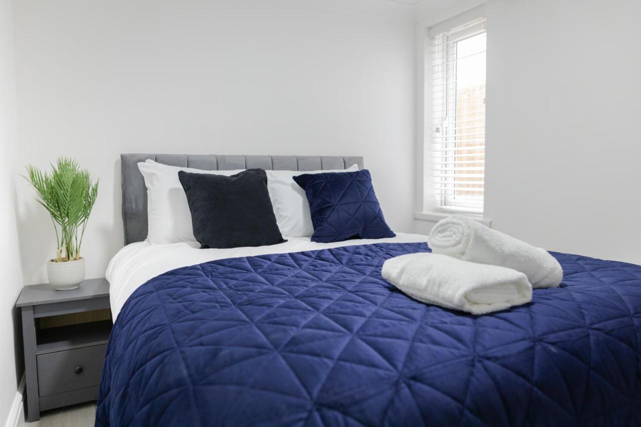 Chic Urban 2 Bedroom Apartments 카디프 외부 사진